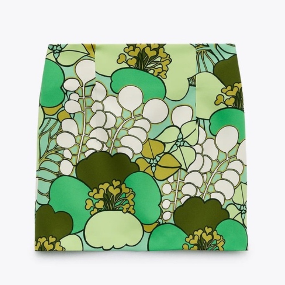 Beautiful Zara green 70s print high waisted mini skirt